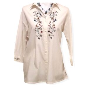 𝅺tabi International‎ Embroidered Shirt
